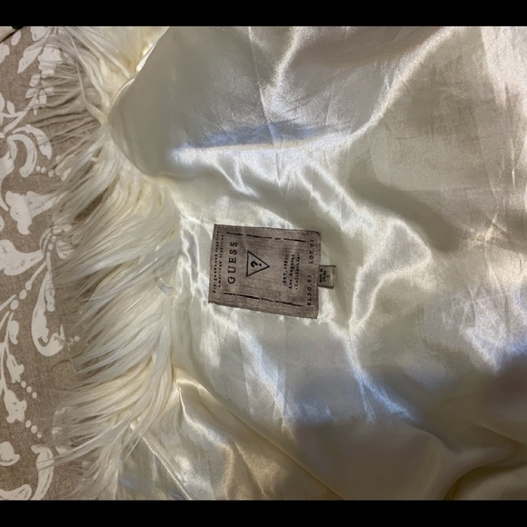 Guess size small vest faux fur. - Picture 4 of 6